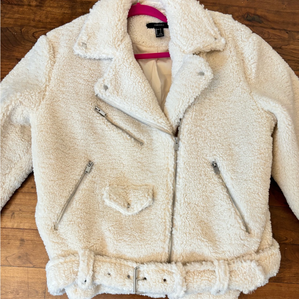 Fall Teddy Moto Jacket 🍂 - Picture 6 of 6
